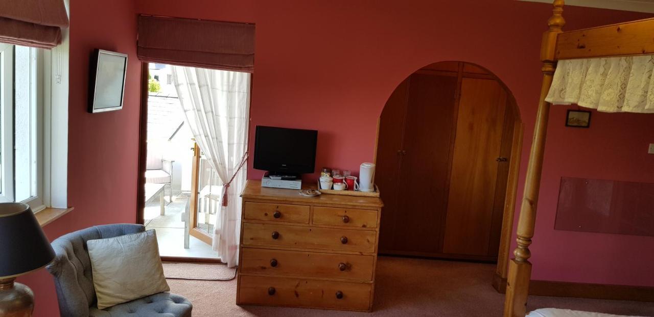 Penally Wychwood House Bed & Breakfast エクステリア 写真