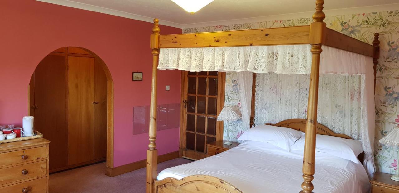 Penally Wychwood House Bed & Breakfast エクステリア 写真