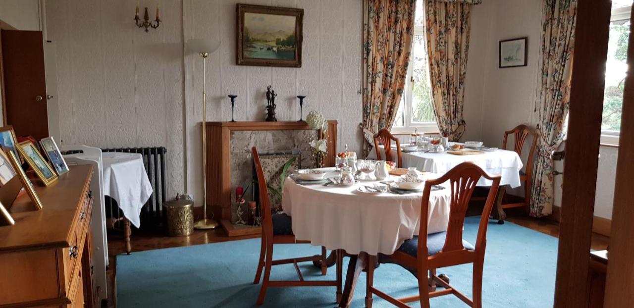 Penally Wychwood House Bed & Breakfast エクステリア 写真