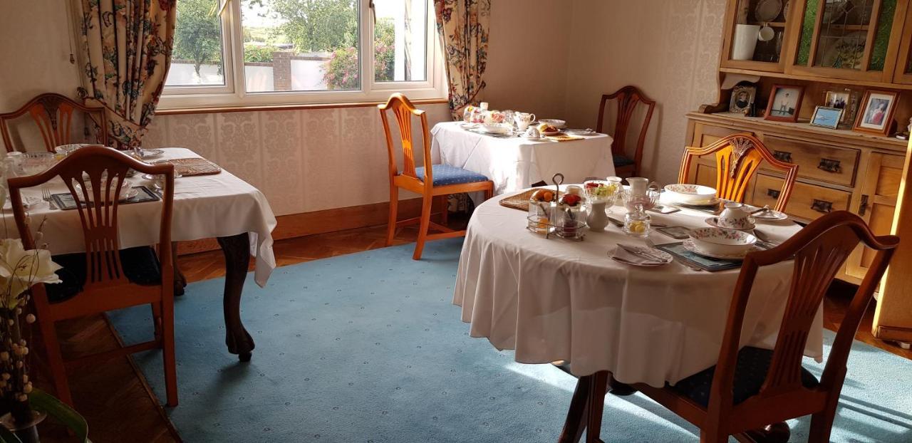 Penally Wychwood House Bed & Breakfast エクステリア 写真