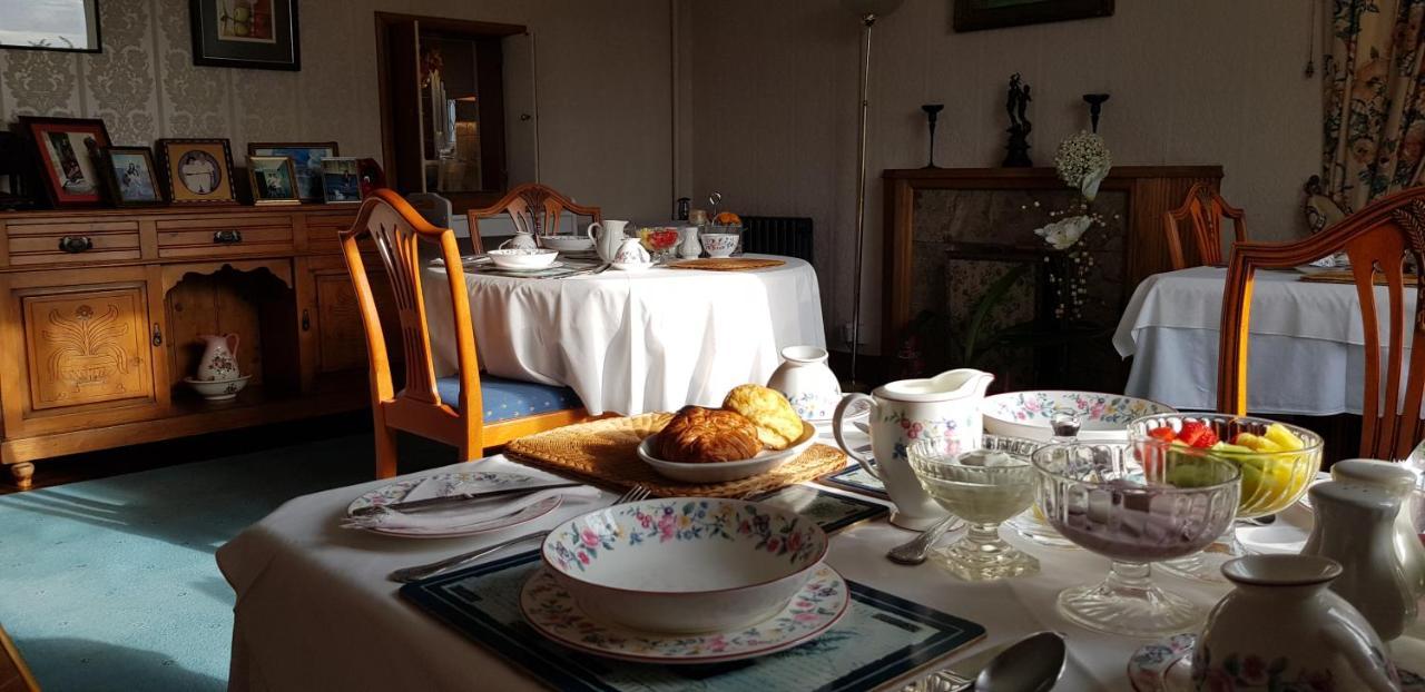 Penally Wychwood House Bed & Breakfast エクステリア 写真