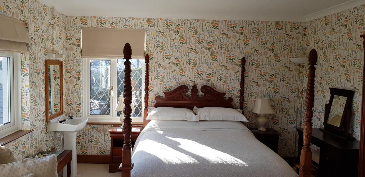 Penally Wychwood House Bed & Breakfast エクステリア 写真