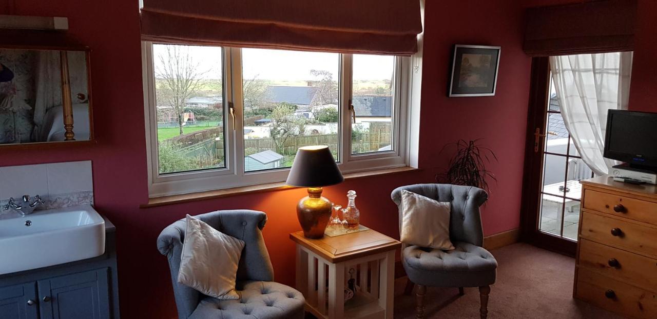 Penally Wychwood House Bed & Breakfast エクステリア 写真