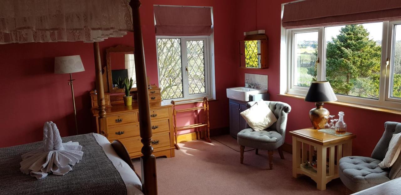 Penally Wychwood House Bed & Breakfast エクステリア 写真