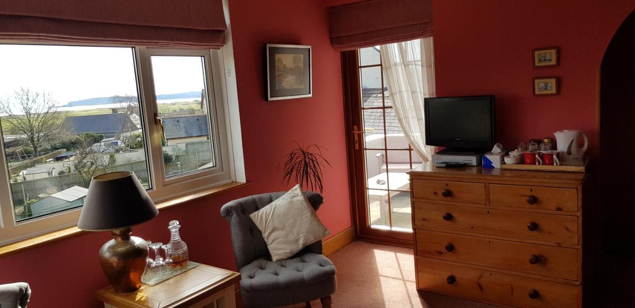 Penally Wychwood House Bed & Breakfast エクステリア 写真