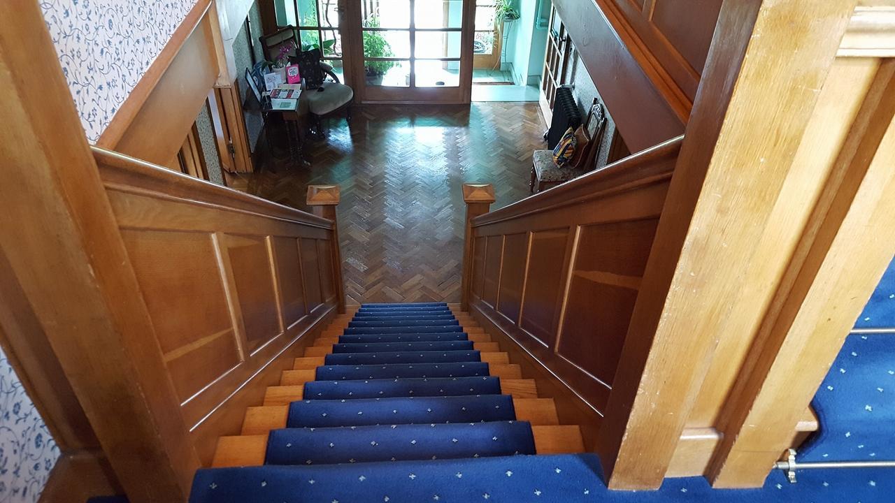 Penally Wychwood House Bed & Breakfast エクステリア 写真