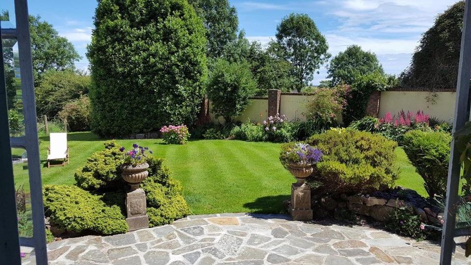Penally Wychwood House Bed & Breakfast エクステリア 写真